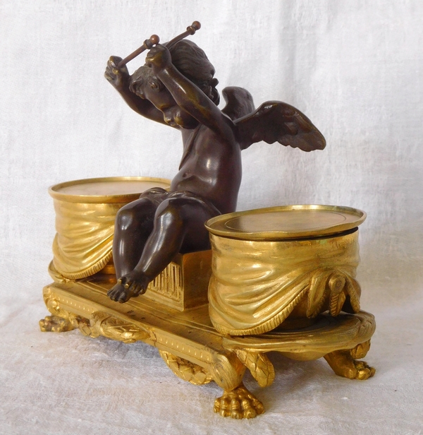 Louis XVI style ormolu and patinated bronze inkwell - putto playing drums