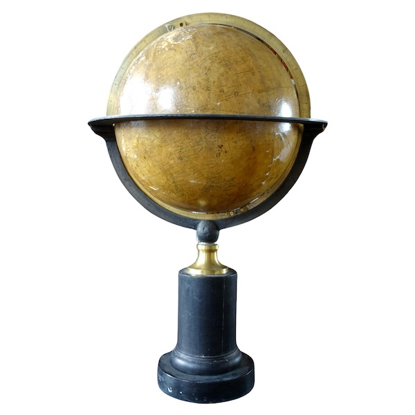 Globe terrestre sur socle en bois noirci et laiton - époque 1850