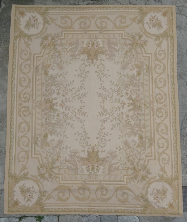 Grand tapis d'Aubusson de style Louis XVI, époque Napoléon III - 457cm x 360cm