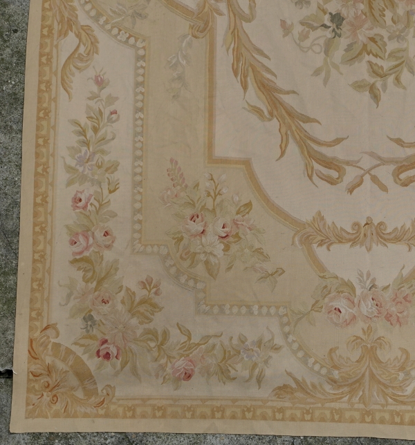 Grand tapis d'Aubusson de style Louis XVI, époque Napoléon III - 436cm x 301cm