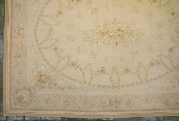 Grand tapis d'Aubusson de style Louis XVI, époque Napoléon III - 512cm x 396cm