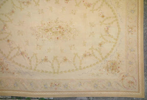 Grand tapis d'Aubusson de style Louis XVI, époque Napoléon III - 512cm x 396cm