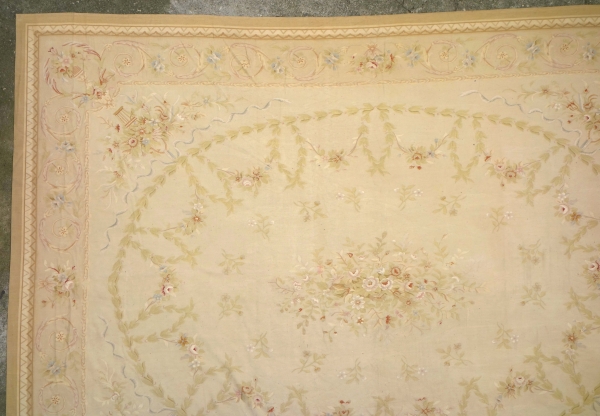 Grand tapis d'Aubusson de style Louis XVI, époque Napoléon III - 512cm x 396cm