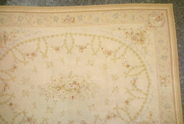 Grand tapis d'Aubusson de style Louis XVI, époque Napoléon III - 512cm x 396cm