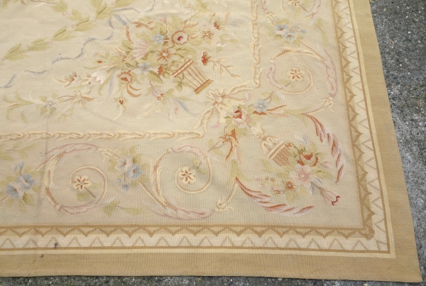 Grand tapis d'Aubusson de style Louis XVI, époque Napoléon III - 512cm x 396cm
