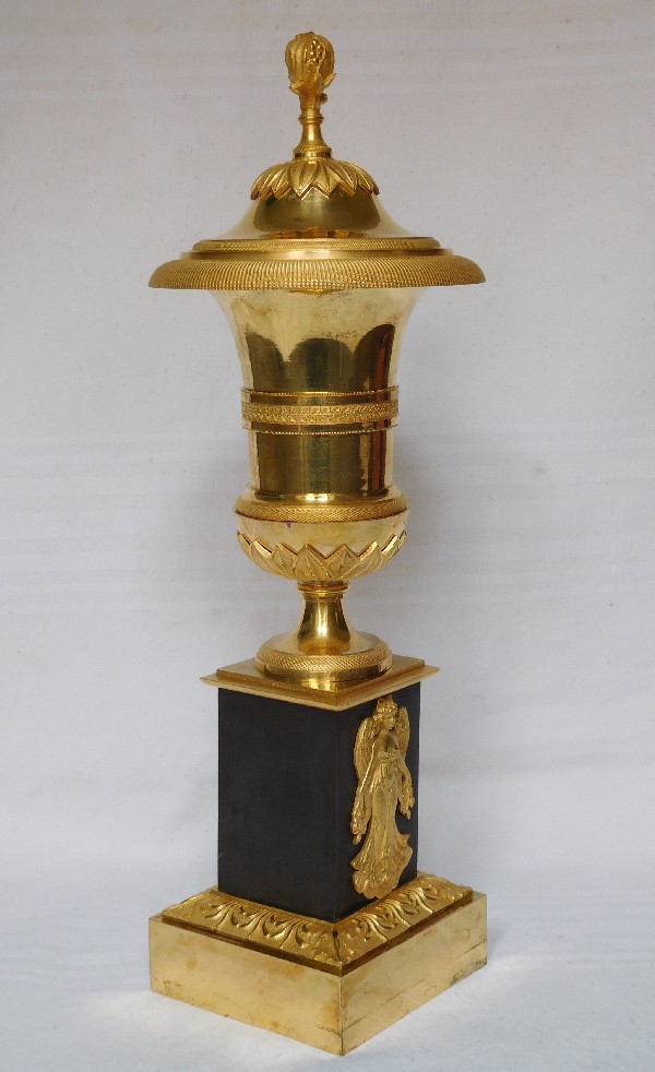 Vase urne cassolette en bronze patiné et doré au mercure et patiné d'époque Empire