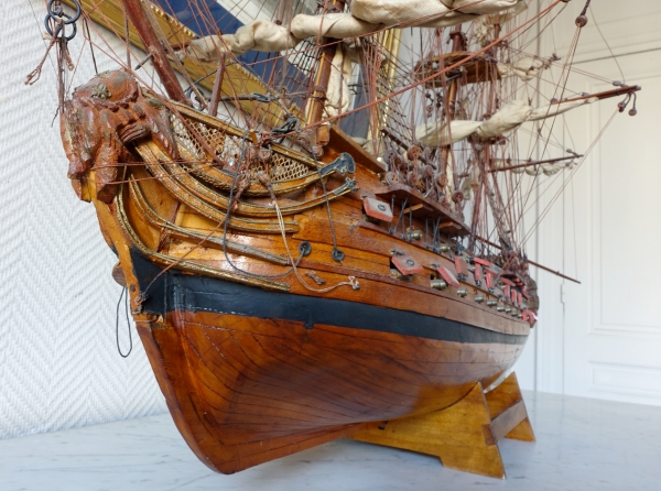 Maquette en bois : vaisseau de 74 canons - le Superbe 1784 - 100cm x 84cm - objet de marine