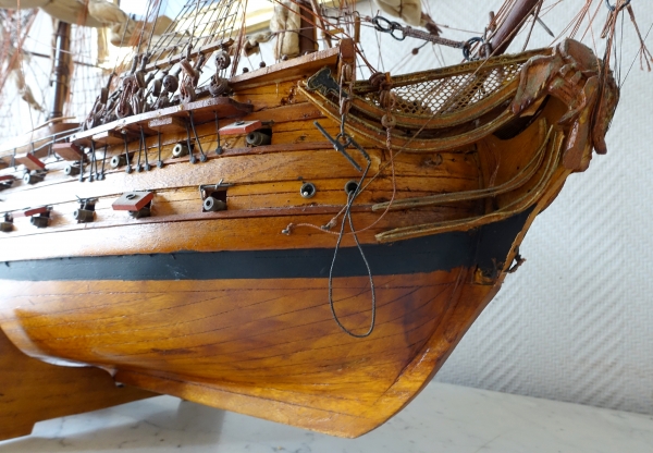 Maquette en bois : vaisseau de 74 canons - le Superbe 1784 - 100cm x 84cm - objet de marine