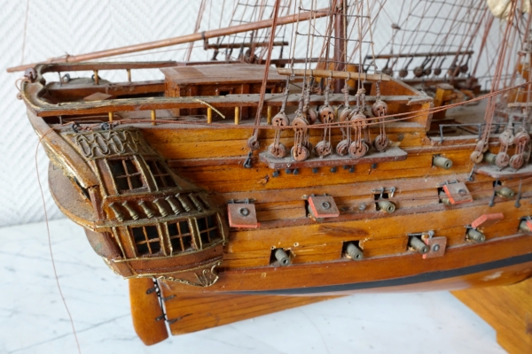 Maquette en bois : vaisseau de 74 canons - le Superbe 1784 - 100cm x 84cm - objet de marine