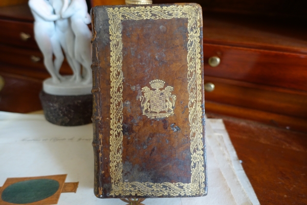 18th century book turned into a hiding place, Count coat of arms