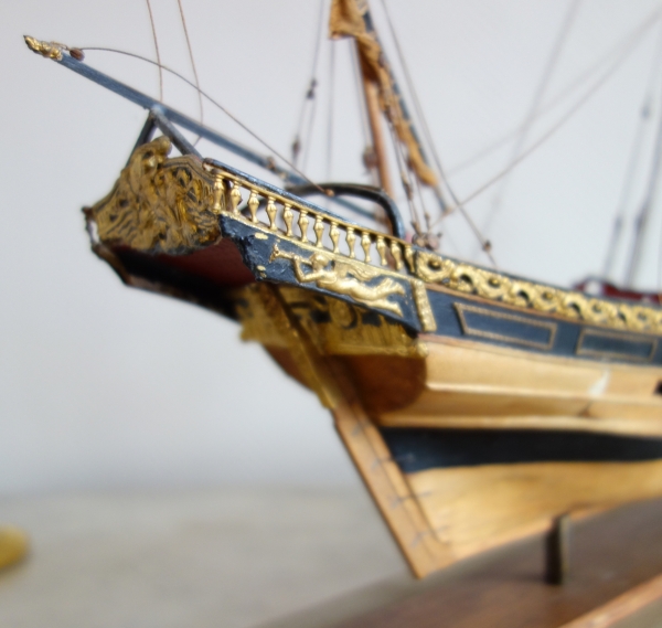 Wood vessel model - 24 cannons - le Requin 1750