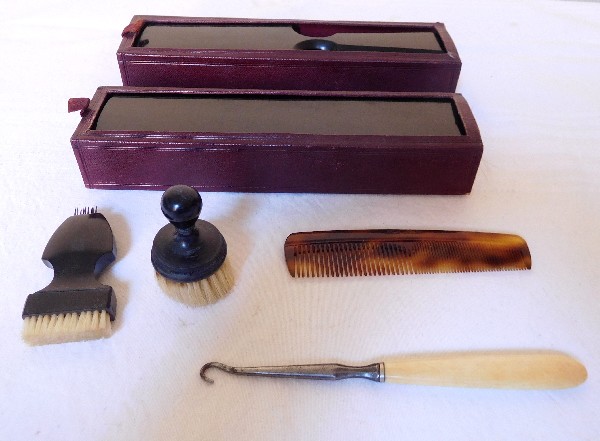 Gentleman or officer vermeil travel set - France, mid 19th century - 26 accessories