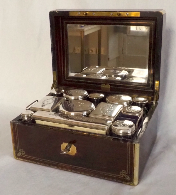 Travel / vanity set for a gentleman - crown of Viscount, 32 accessories, 19th century circa 1840 