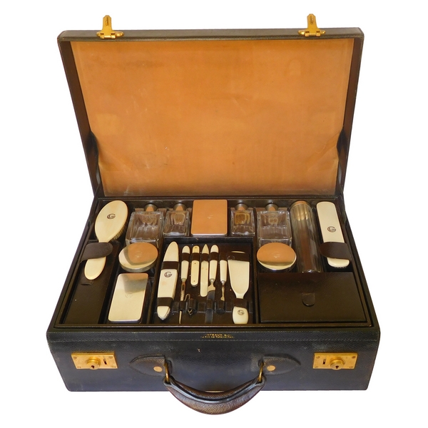 Pinteaux : travel / vanity set for a woman, 24 crystal and sterling silver items