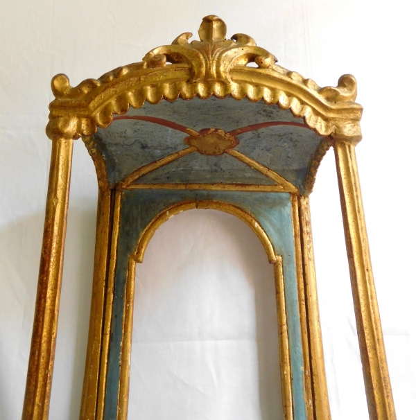 Gilt wood niche for a statue, 18th century Italian production