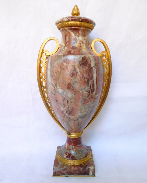 Paire de vases Louis XVI en marbre Sarrancolin - cassolettes XIXe