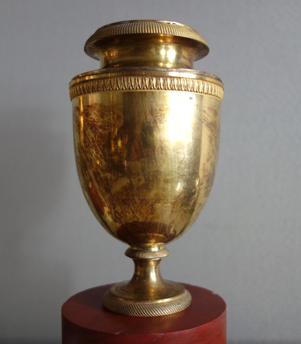 Paire de cassolettes en bronze doré sur colonne en marbre d'époque Empire