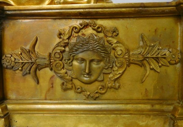 Claude Galle : paire de feux (chenets) aux sphinges d'époque Empire en bronze doré