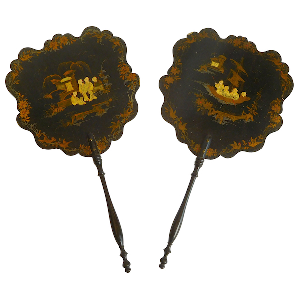 Pair of lacquered face screens, Napoleon III production, 19th century