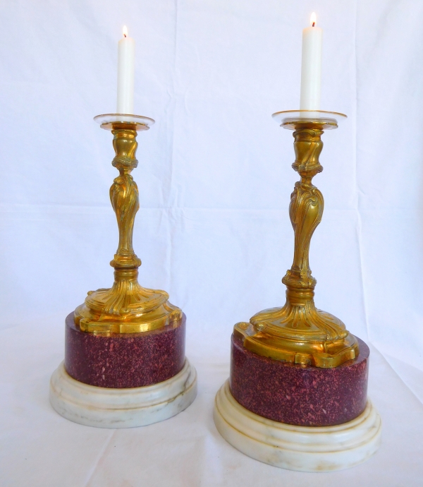 Pair of large porphyry marble bases, Louis XVI style, 20th century Italian production
