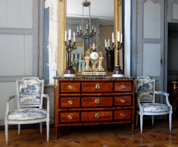 Pair of large porphyry marble bases, Louis XVI style, 20th century Italian production