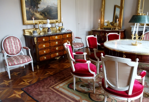 Pair of breche marble bases, Louis XVI style, 20th century Italian production