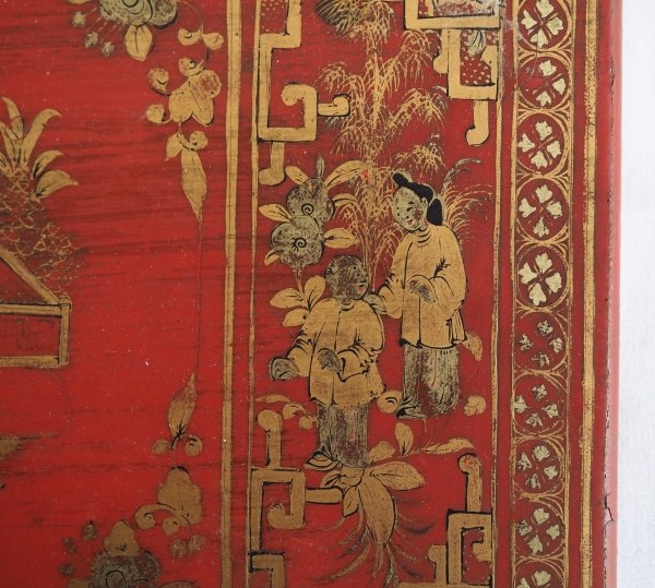 Red lacquered pannel or tray gilt with gold leaf - China - 19th century