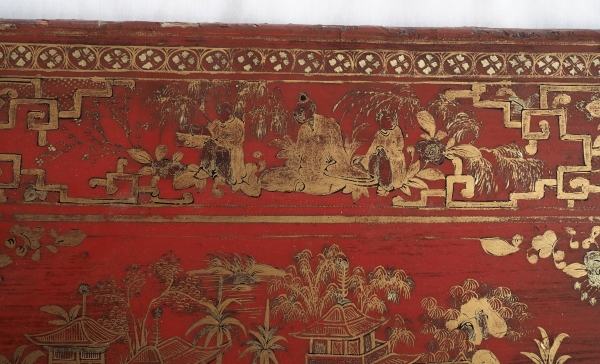 Red lacquered pannel or tray gilt with gold leaf - China - 19th century