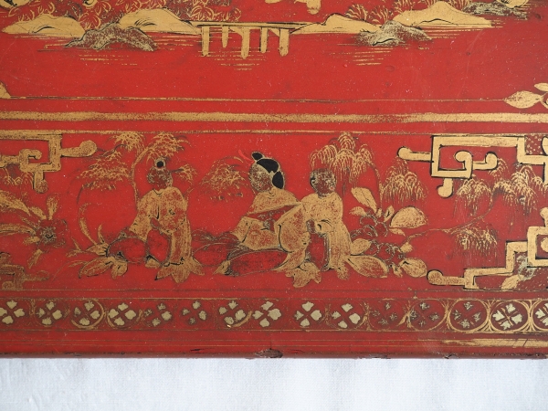 Red lacquered pannel or tray gilt with gold leaf - China - 19th century