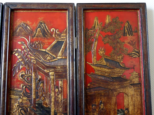 Lacquered wood screen - China, late 19th century