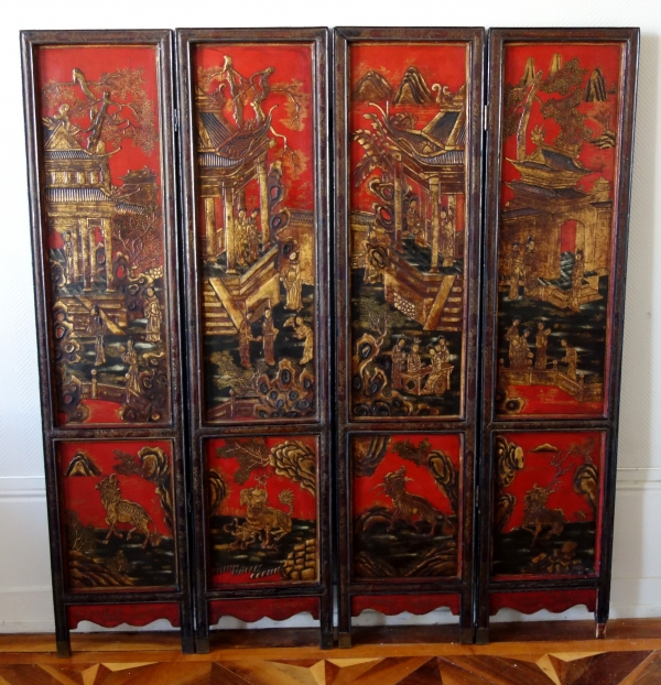 Lacquered wood screen - China, late 19th century