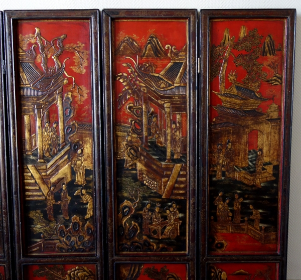 Lacquered wood screen - China, late 19th century