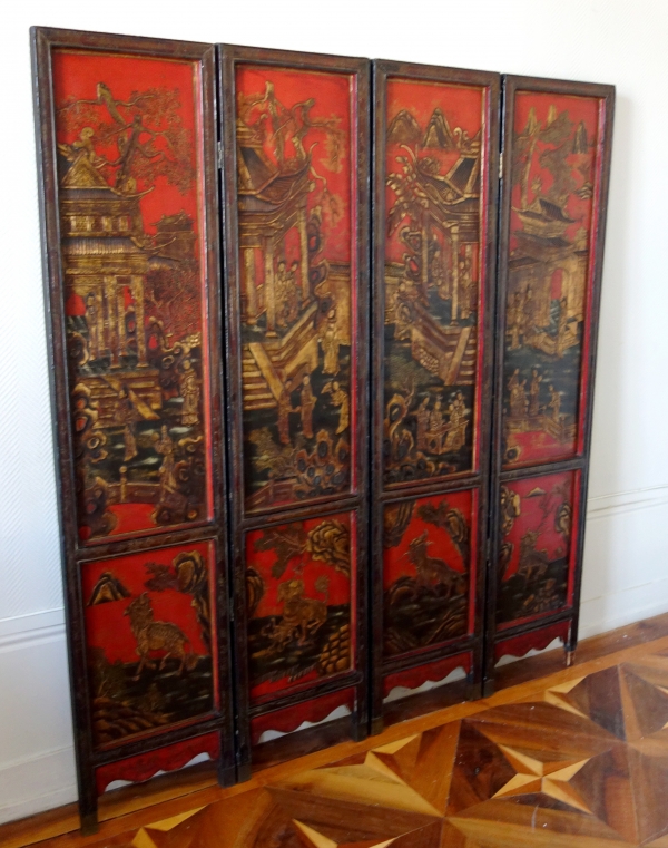 Lacquered wood screen - China, late 19th century