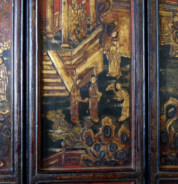 Lacquered wood screen - China, late 19th century