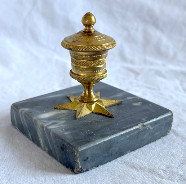 Encrier Empire en bronze doré, marbre bleu Turquin, époque XIXe siècle