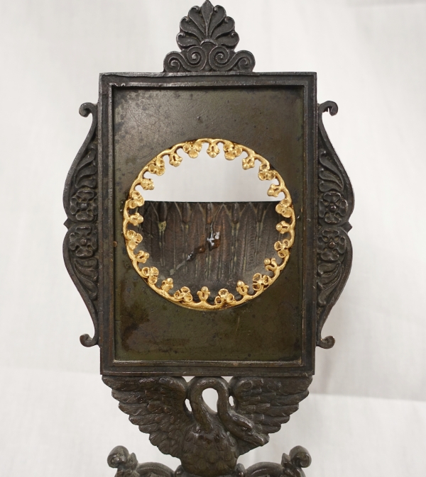 Porte montre en bronze et marbre jaune de Sienne, époque Empire Restauration vers 1820