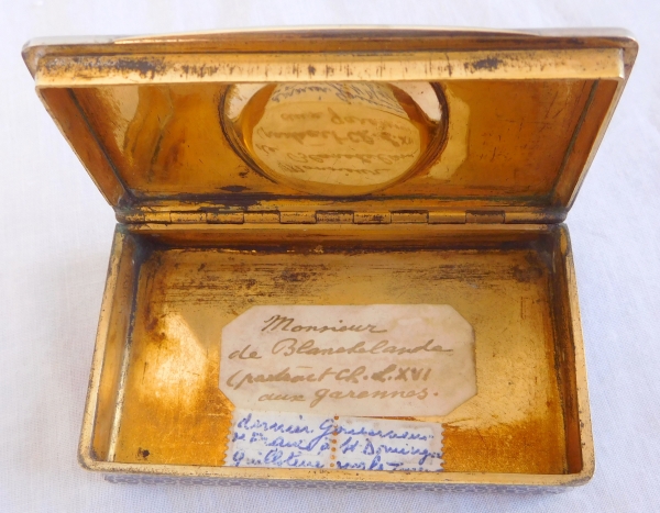 Portrait miniature XVIIIe d'aristocrate en cuirasse, cadre en or monté sur tabatière en argent