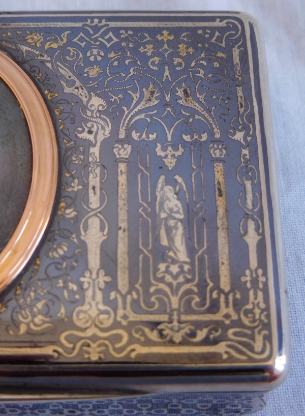 18th century miniature portrait of an aristocrat, gold frame set into a sterling silver snuffbox
