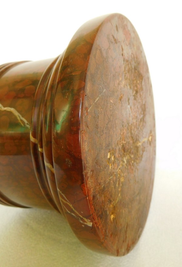 Large tobacco pot, red marble, 18th century