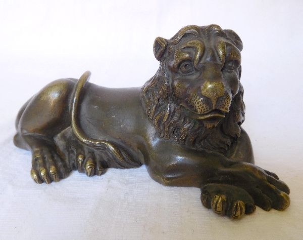 Bronze lion-shaped paperweight, early 19th century