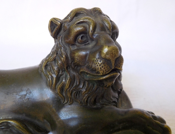 Presse-papier en bronze au lion antique, époque Empire - Restauration
