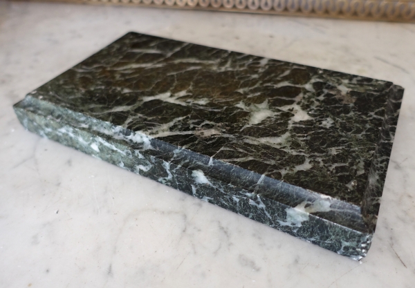 Socle de présentation néoclassique réhausseur de pendule Empire en marbre vert de mer - 23,5cm x 12cm
