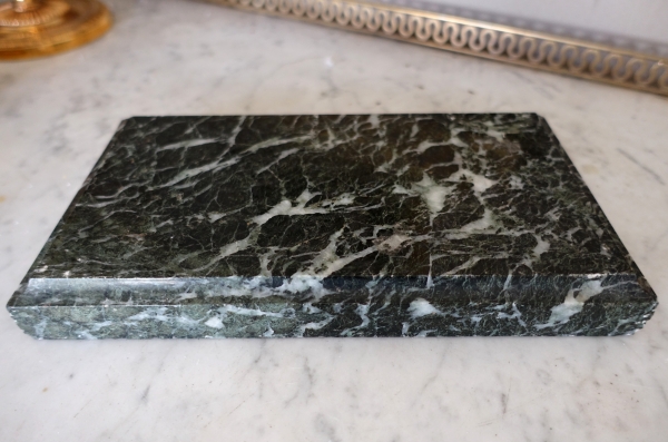 Socle de présentation néoclassique réhausseur de pendule Empire en marbre vert de mer - 23,5cm x 12cm