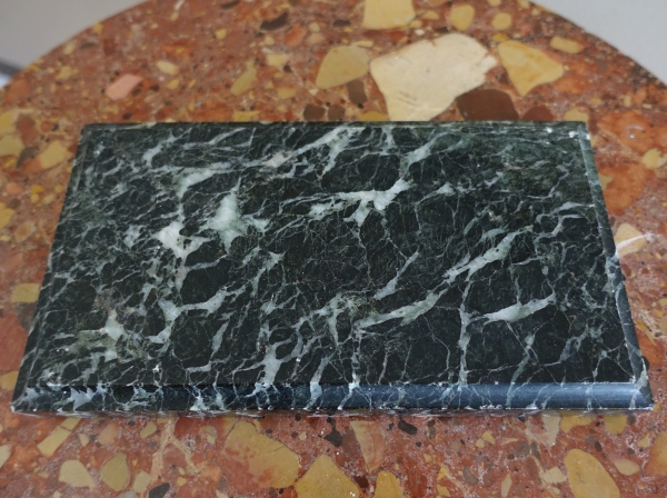 Socle de présentation néoclassique réhausseur de pendule Empire en marbre vert de mer - 23,5cm x 12cm