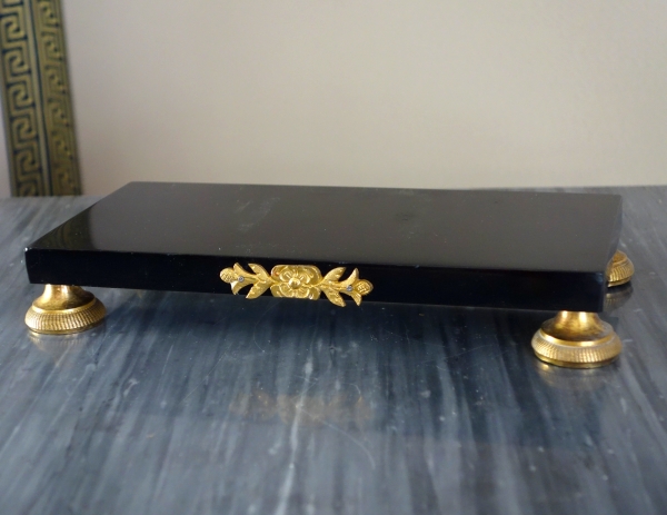 Socle de présentation en marbre et bronze doré au mercure, époque Empire - 21,5 x 9,8cm