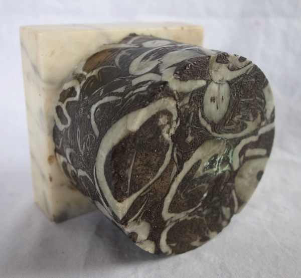 Breche marble base, Louis XVI style, 20th century Italian production