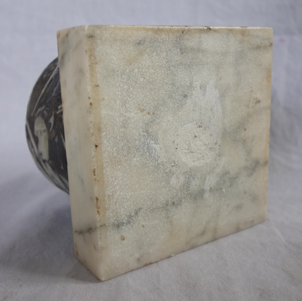 Breche marble base, Louis XVI style, 20th century Italian production