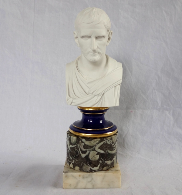 Breche marble base, Louis XVI style, 20th century Italian production