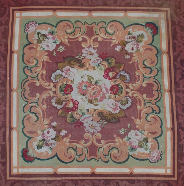 Grand tapis d'Aubusson de style Louis XV de format carré, époque XIXe Napoléon III - 351cm x 335cm