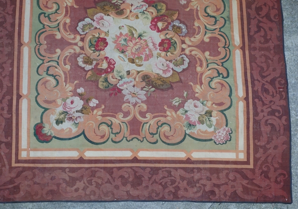 Grand tapis d'Aubusson de style Louis XV de format carré, époque XIXe Napoléon III - 351cm x 335cm